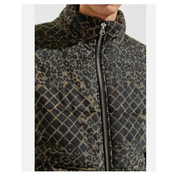 Urban Outfitters Animal Print Puffer Jacket Full Zip Snap Pockets Large - Picture 3 of 15